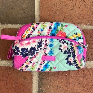 Vera Bradley. Small cosmetics bag. EUC.